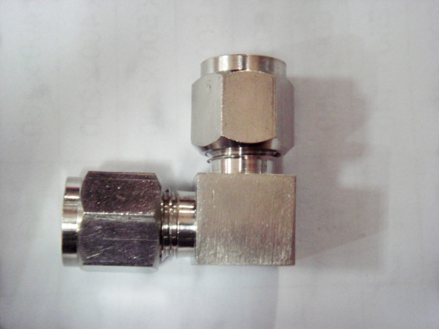 卡套(tao)彎頭中(zhong)間接頭(tou)生産租(zu)賃廠家(jia)